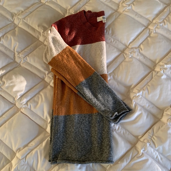 Cozy color block sweater - Picture 1 of 4